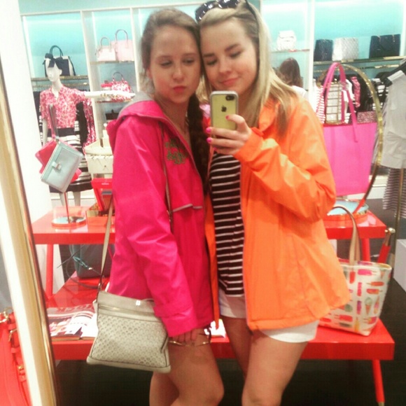 Profile Picture of Lainey Corzette (@lainey_c) on Poshmark