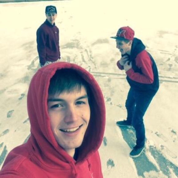 Profile Picture of Justin Cole (@jcole9077) on Poshmark
