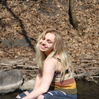 Profile Picture of Chrissy Hansen (@ChrissyHansen13) on Twitter