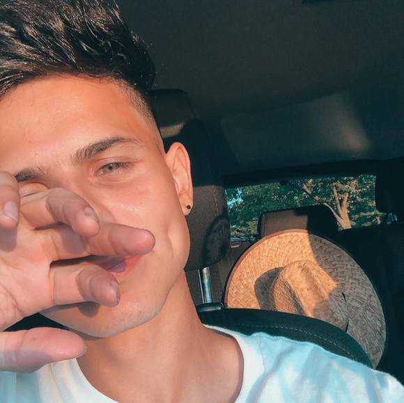 Profile Picture of Lucas Camargo (@lucascamargo) on Poshmark