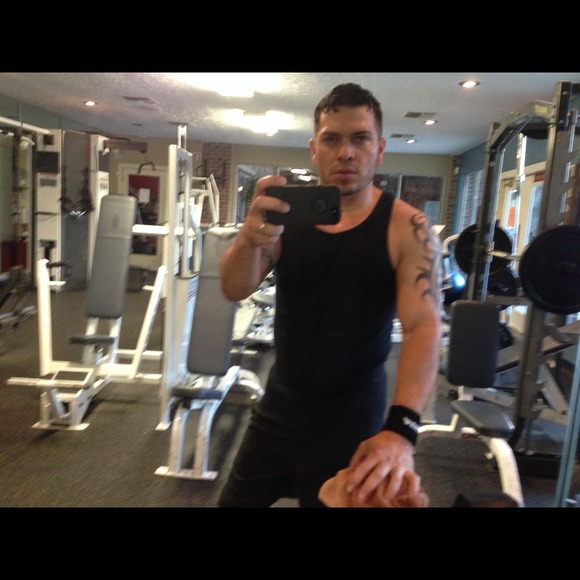 Profile Picture of Edward Monge (@edwardmonge) on Poshmark