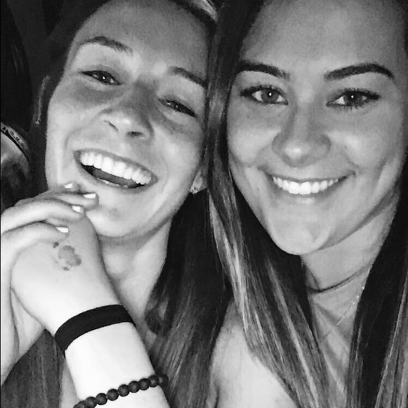 Profile Picture of Jona Riso (@jonaariso) on Poshmark