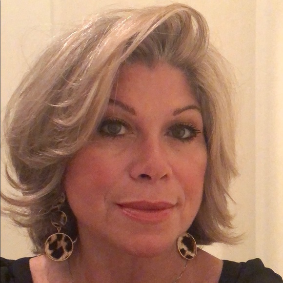 Profile Picture of Grace Rosenau (@nonni2727) on Poshmark