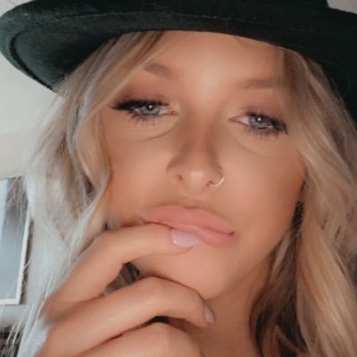 Profile Picture of Grace Ashton (@grace_campbell2) on Twitter