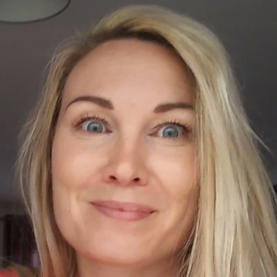 Profile Picture of Clair Kerry (@clairwithoutane) on Twitter