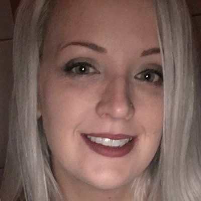 Profile Picture of Julie Brown (@juli_bean_1999) on Twitter
