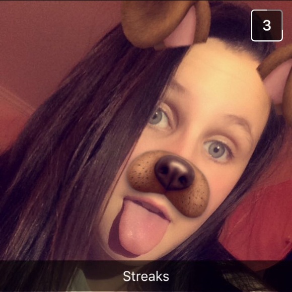 Profile Picture of Paige Cahill (@paigecahill_) on Poshmark
