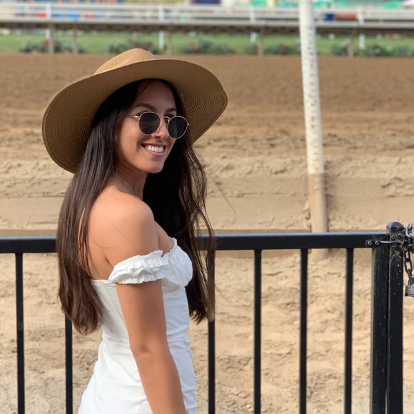 Profile Picture of Alexa Sarcona (@alexasarcona) on Poshmark