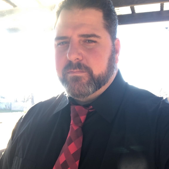 Profile Picture of Troy Ryan (@tryan2469) on Poshmark