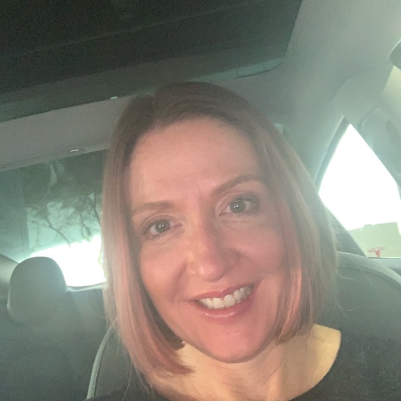 Profile Picture of Michelle Giesen (@mlg1973) on Poshmark