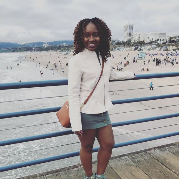 Profile Picture of Olivia Schoolfield (@livi2375) on Poshmark