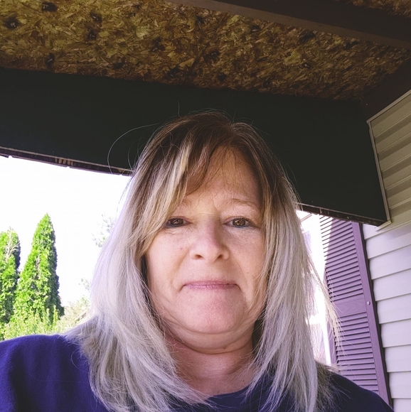Profile Picture of Darla Supinsky (@darlasupinsky) on Poshmark