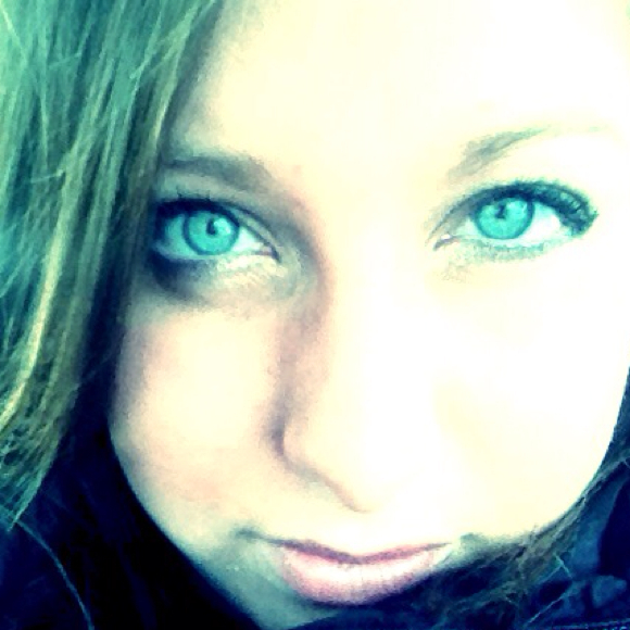 Profile Picture of Danielle Machesky (@machesky08) on Poshmark