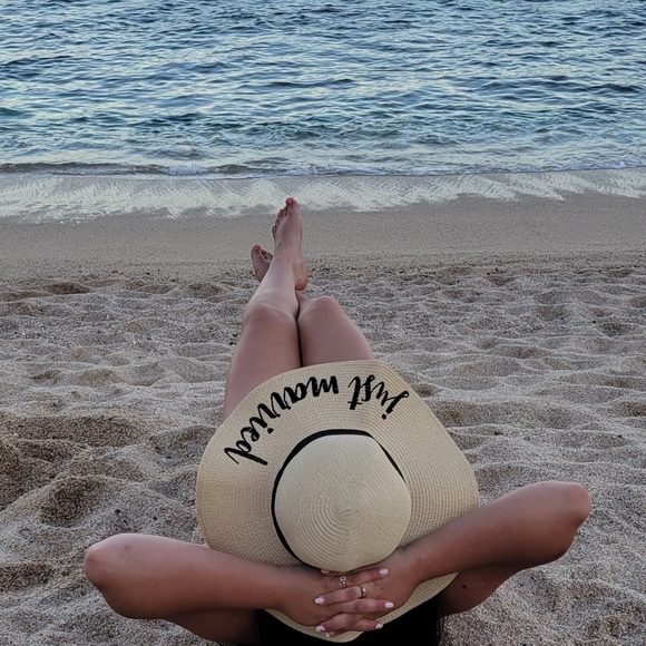 Profile Picture of Roxy Rodriguez (@rxyrdgz) on Poshmark