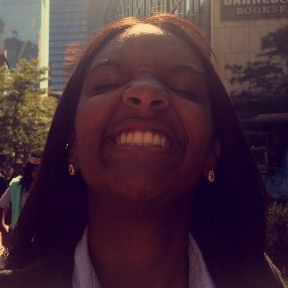 Profile Picture of Pamela Bailey (@pamii_31) on Poshmark