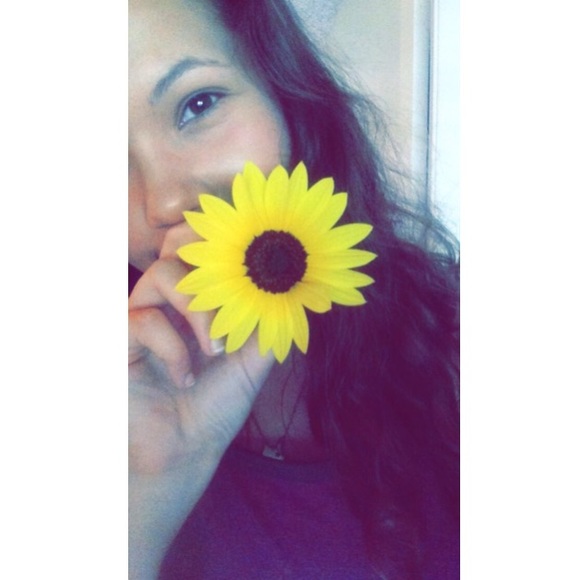 Profile Picture of Hannah Garlick (@hannahgarlick) on Poshmark