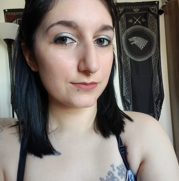 Profile Picture of Lisa Unsworth (@lisa_unsworth) on Poshmark