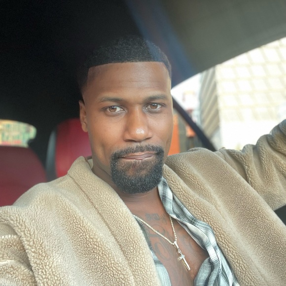Profile Picture of Daniel Barnes (@dbarnes90005) on Poshmark