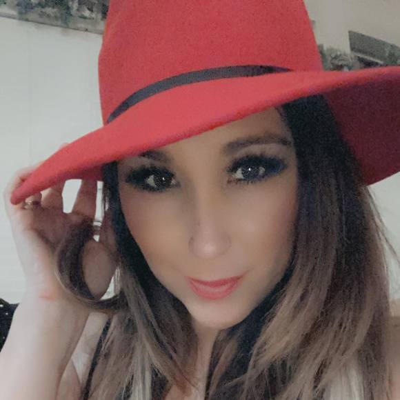 Profile Picture of Vanessa Pinegar (@valvarado0329) on Poshmark