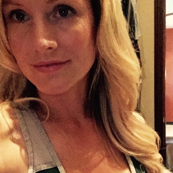 Kelly Micetich - Poshmark Profile Picture of Kelly Micetich (@micetich1) on Poshmark