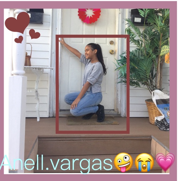 Anell Vargas - Poshmark Profile Picture of Anell Vargas (@yourgirla) on Poshmark