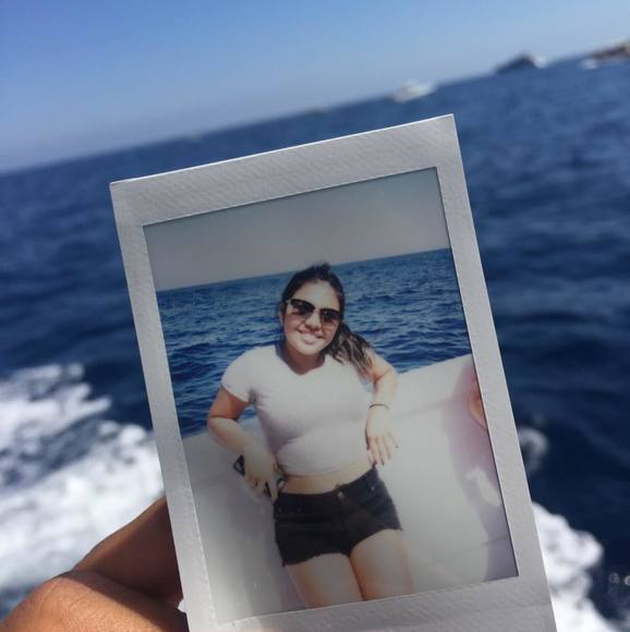 Ashley Isasi - Poshmark Profile Picture of Ashley Isasi (@ashfaithi) on Poshmark