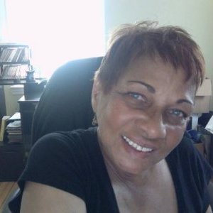 Profile Picture of Lorrie Decker (@lorriedecker12) on Twitter