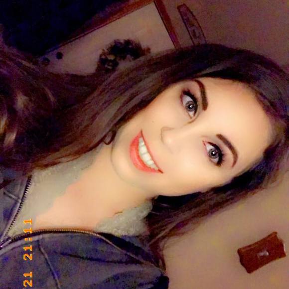 Profile Picture of Ashley Hasenjaeger (@ashxhas) on Poshmark