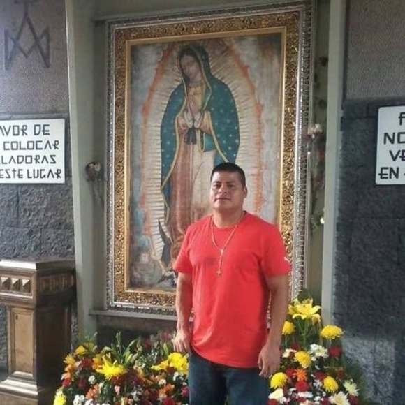 Profile Picture of Jorge luis Salas mariano (@salasdamian080) on Poshmark