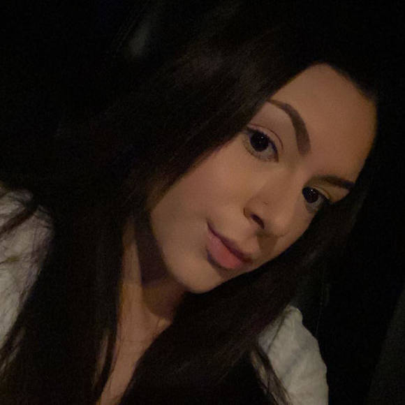 Profile Picture of Kirsten Onsurez (@kirstenonsurez) on Poshmark