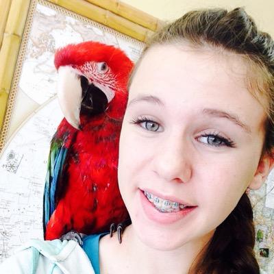 Profile Picture of Destiny Larson (@destinyyskyy200) on Twitter