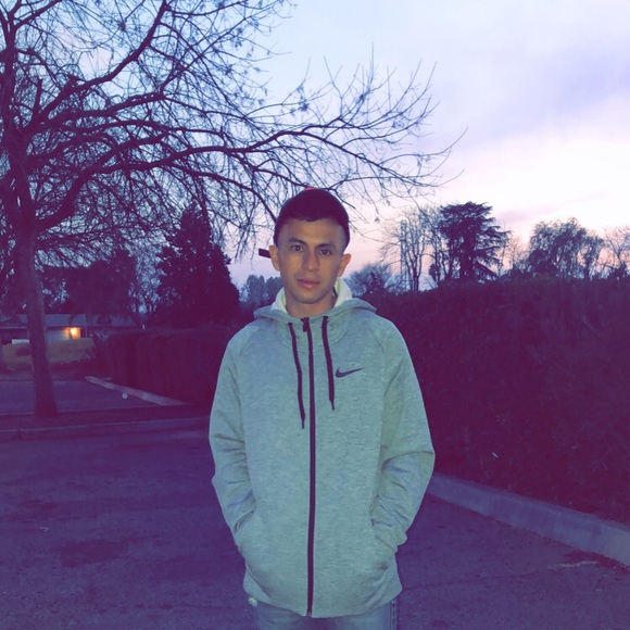 Profile Picture of Gary Ortiz (@garyortiz222) on Poshmark