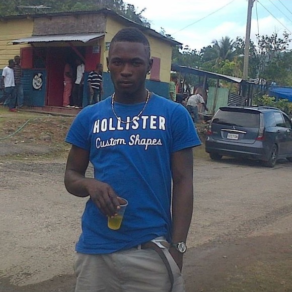 Conroy Moffatt - Poshmark Profile Picture of Conroy Moffatt (@rizzlah) on Poshmark