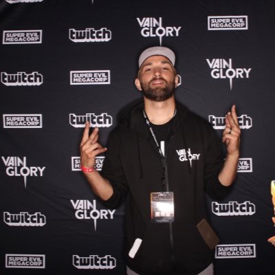 Profile Picture of Jeff Luna ® (@J3ffLuna) on Twitter