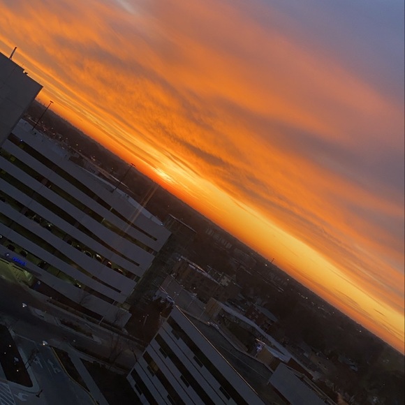 Profile Picture of Lara Abbadi (@abbadilara) on Poshmark