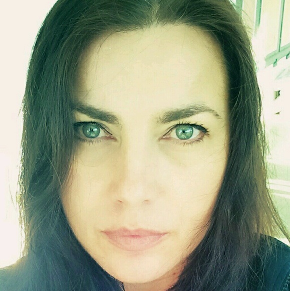 Profile Picture of Cheryl Jonte (@cjonte) on Poshmark