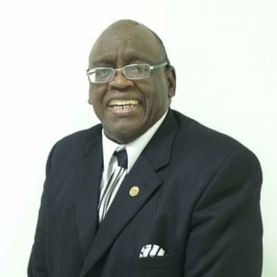 Profile Picture of LM Bell (@LeonardBell) on Twitter