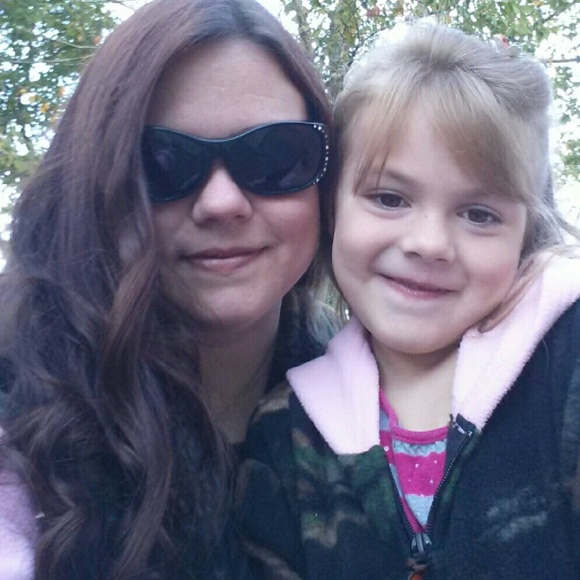 Profile Picture of Paula James (@pjames8182) on Poshmark