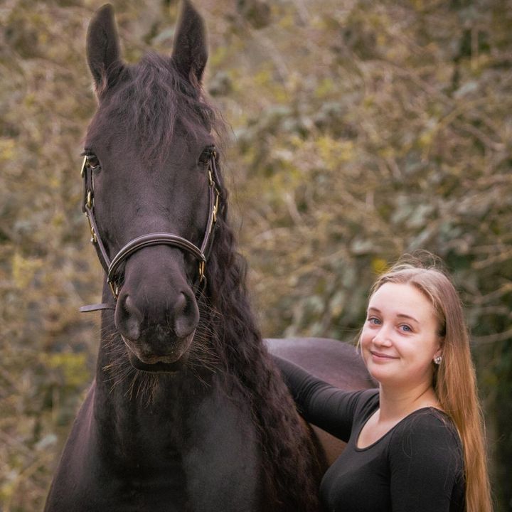 Profile Picture of Julia (@julia_uphoff) on Tiktok