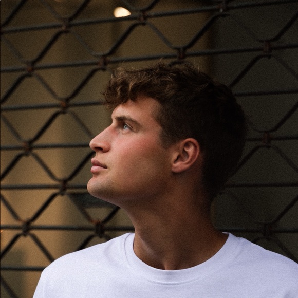 Profile Picture of Tim Seibert (@timseib) on Poshmark