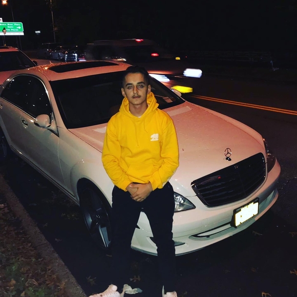 Profile Picture of Elton Markaj (@eltonmarkaj) on Poshmark