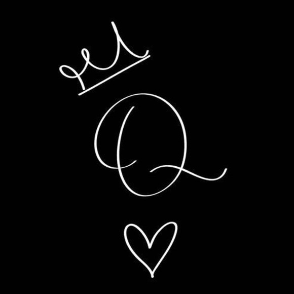 Profile Picture of Emily Quinn (@emilysthequeen) on Poshmark