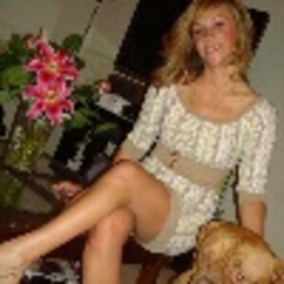 Profile Picture of Nicole Navitsky (@nicolenav) on Poshmark