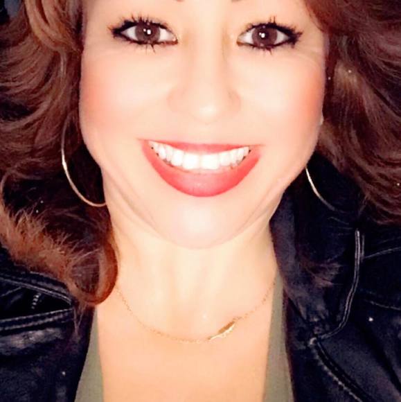 Profile Picture of Jacqueline Luteman (@j_luteman) on Poshmark