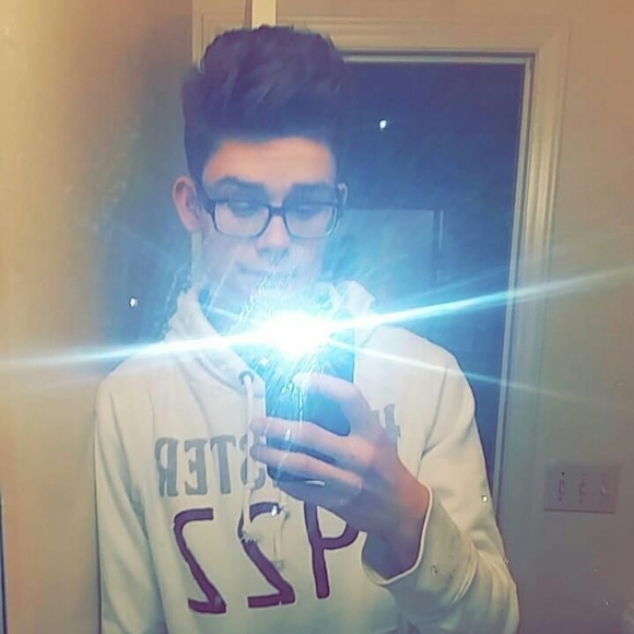 Profile Picture of Chandler Black (@chand7err) on Poshmark