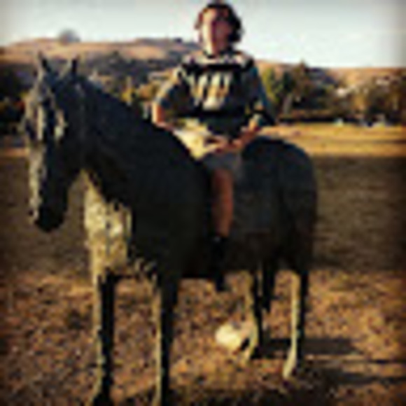 Gino Alvernaz - Poshmark Profile Picture of Gino Alvernaz (@ukulelemon3) on Poshmark