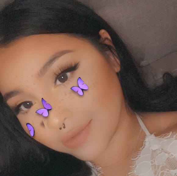 Profile Picture of Brianna Limones (@briannalimones) on Poshmark