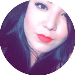 Profile Picture of Alejandra De La Rocha (@alejandradlra) on Twitter