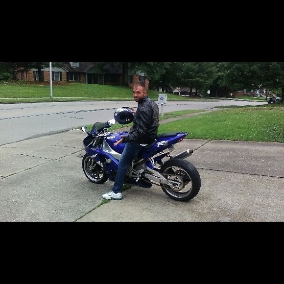 Profile Picture of Gregory Thomopoulos (@kygregt) on Poshmark