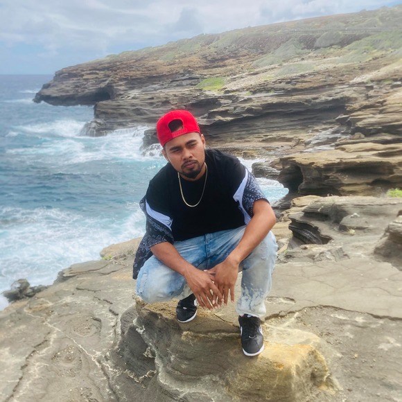 Profile Picture of Teekay Mojenia (@teekaymojenia) on Poshmark